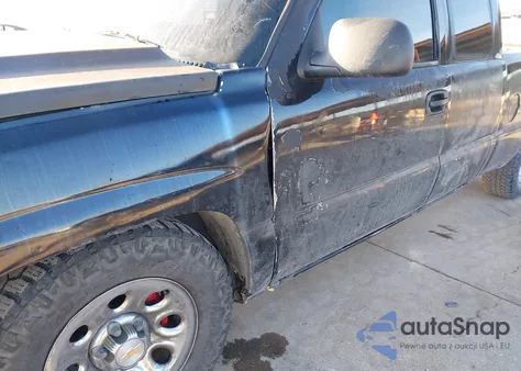 2002 Chevrolet Silverado 1500 Ls z USA, uszkodzony, nr VIN 2GCEC19T921162930